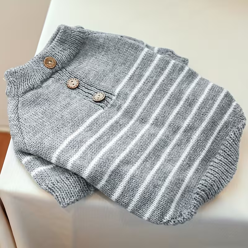 Grey Stripes  Buttons плетен пуловер за куче - раирана зимна серия