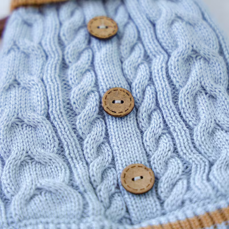 Blue Cable Knit – светлосин зимен пуловер за куче